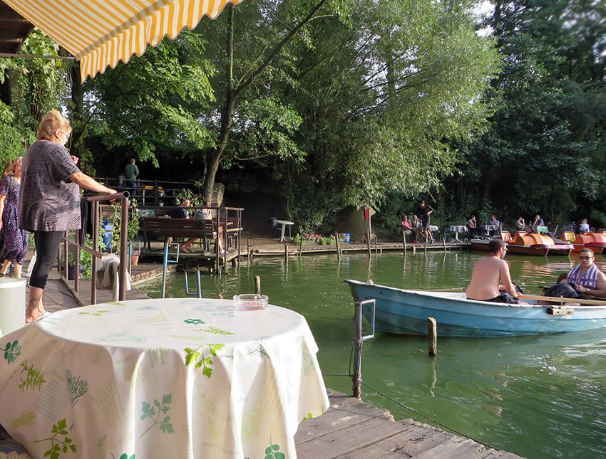 A gorgeous slice of 'old' West Berlin: Fischerpinte lakeside bar and boat hire