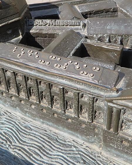 Model of Berlin's Museum Island including landmarks in Braille