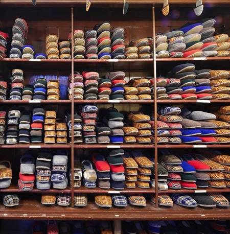 Alternative shopping Berlin: this tiny store has been producing hand-crafted slippers for over a century