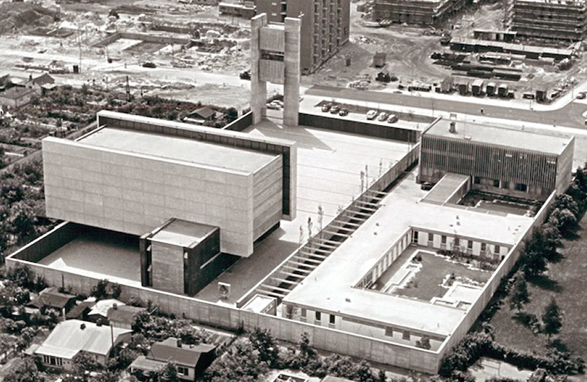 Construction of the Maria Regina Martyrum complex in the early 1960s, Berlin