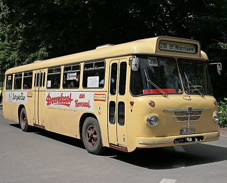 Old-style buses on Berlin's heritage 218 route to Pfaueninsel