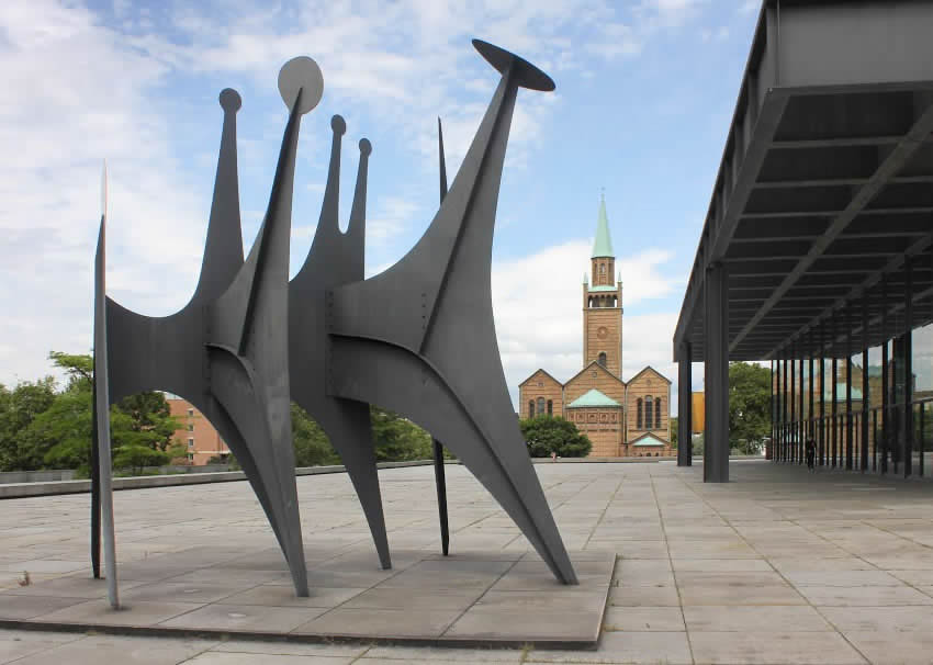 'Heads and Tail' by Alexander Calder, Berlin