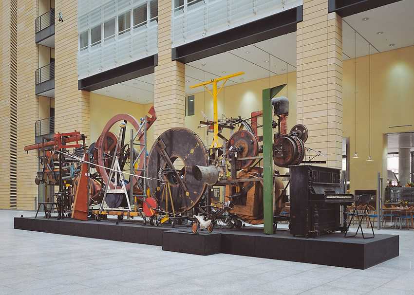 Meta-Maxi by Jean Tinguely