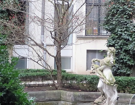 A hidden garden courtyard, Berlin