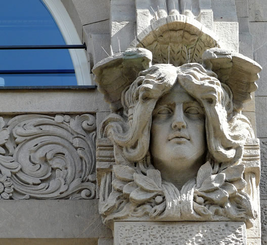 Sculptural detail in Jugendstil style, Berlin
                  