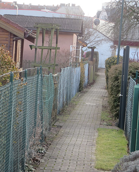 Small lanes bisect this Moabit garden allotment