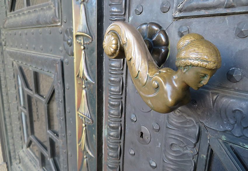 Decorative door handle, Schöneberg Town hall, Berlin