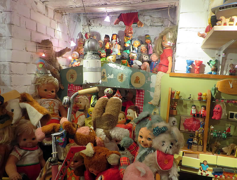 Onkel Philipp's toyshop: a huge collection of vintage GDR toys in Berlin's secret museum